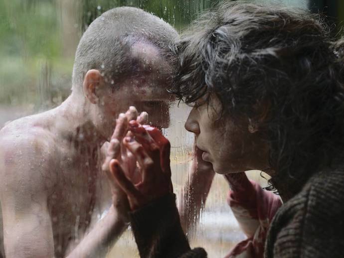 Jonah Wren Phillips en Sally Hawkins