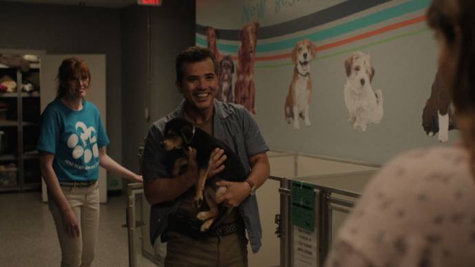 John Leguizamo (Bob Trevino)