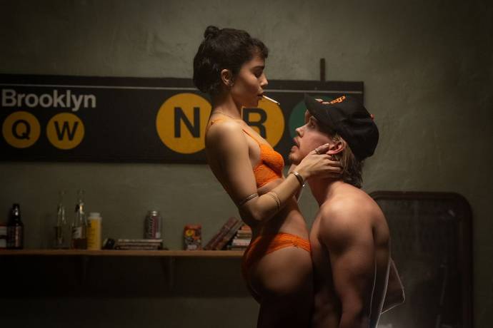 Zoë Kravitz (Yvonne) en Austin Butler (Hank Thompson)