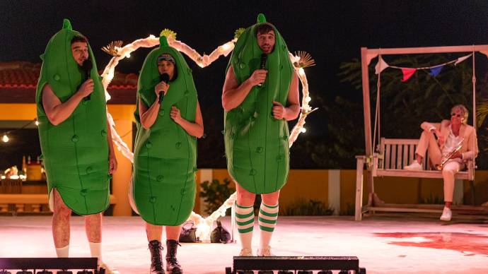 Monic Hendrickx (José), Oussama Ahammoud (Jeffrey) en Rico Verhoeven (Jan)