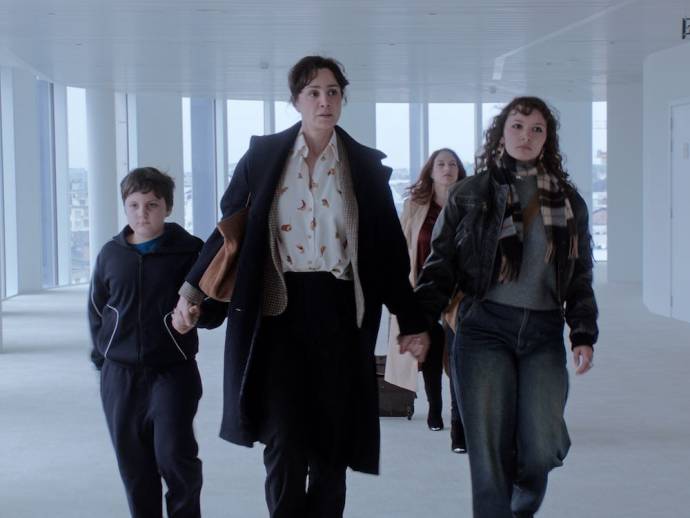 Ulysse Goffin (Etienne), Myriem Akheddiou (Alice) en Adèle Pinckaers (Lila)