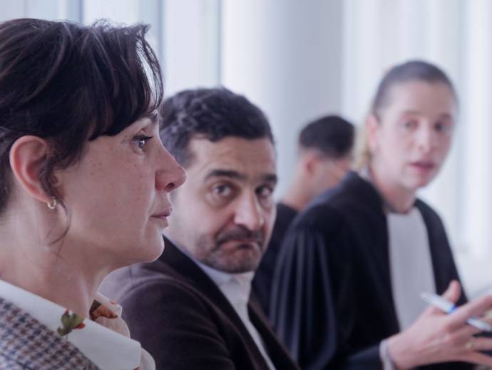 Myriem Akheddiou (Alice) en Laurent Capelluto (The Father)