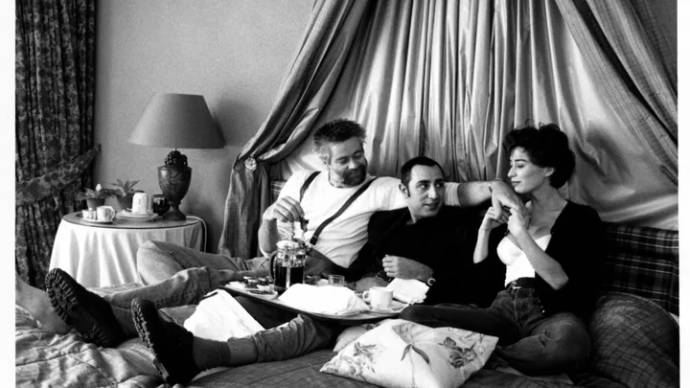 Kamaran Abdalla (Derek van Romondt), Robert C. Smit (Robert Menzel) en Manouk van der Meulen (Audrey van Romondt)