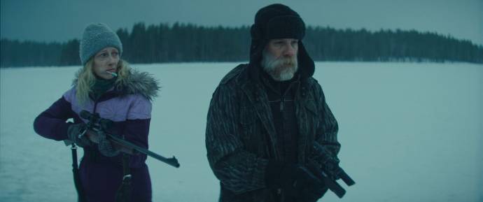 Judy Greer en Marc Menchaca