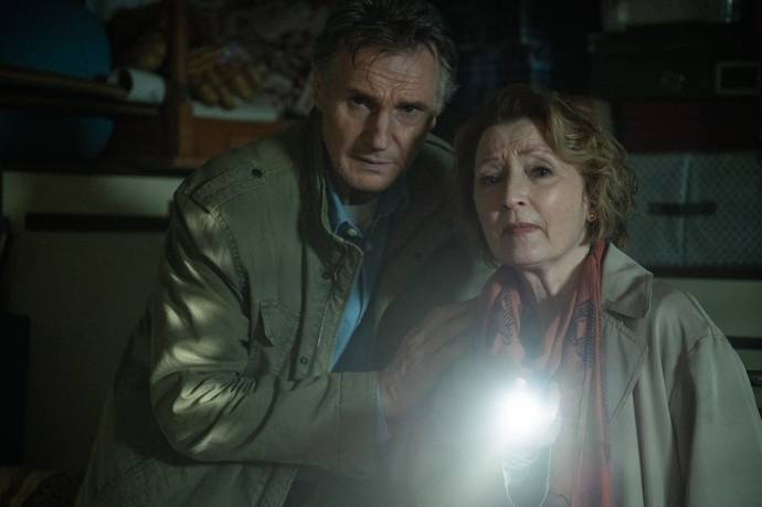 Liam Neeson (Robert Quinn) en Lesley Manville (Trini Romano)