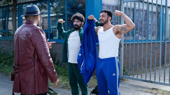 Sinan Eroglu (Kadir) en Nesim El Ahmadi (Yilmaz)