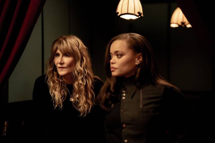 Laura Dern (Tess) en Andra Day