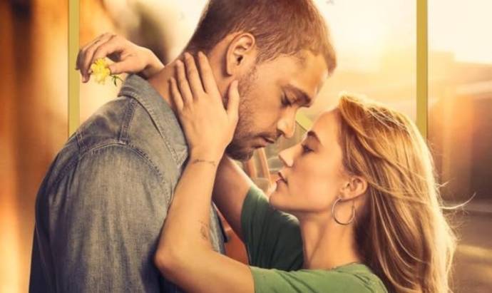 Tyriq Withers (Ledger Ward) en Maika Monroe (Kenna Rowan)