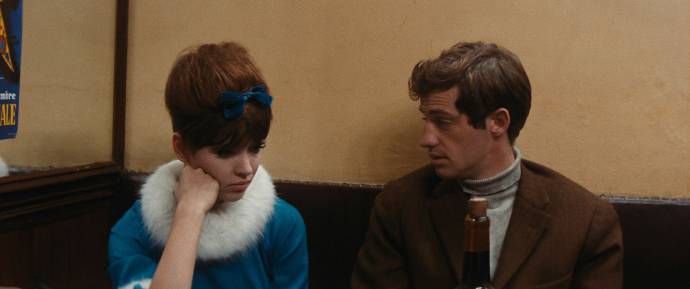 Anna Karina (Angela (as Karina)) en Jean-Paul Belmondo (Alfred Lubitsch (as Belmondo))