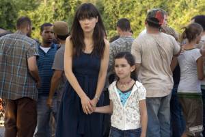 Zooey Deschanel (Alma Moore) en Ashlyn Sanchez (Jess) in The Happening