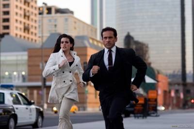 Steve Carell (Maxwell Smart) en Anne Hathaway (Agent 99)