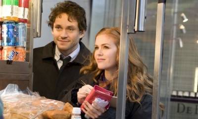 Hugh Dancy (Luke Brandon) en Isla Fisher (Rebecca Bloomwood)