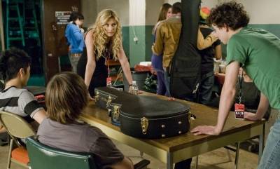 Gaelan Connell (Will Burton) en Alyson Michalka (Charlotte Banks (as Aly Michalka))