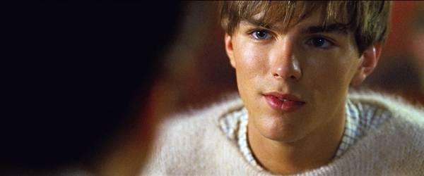 Nicholas Hoult (Kenny)