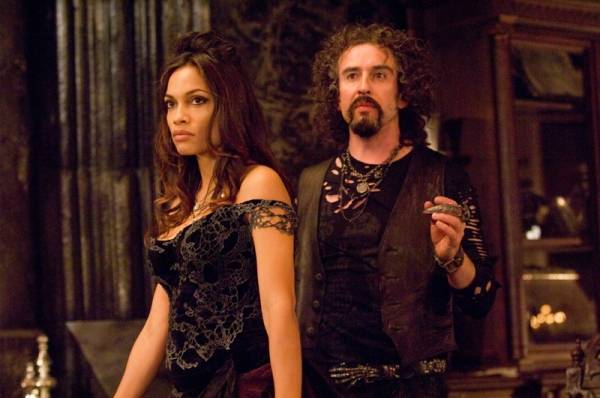 Steve Coogan (Hades) en Rosario Dawson (Persephone)