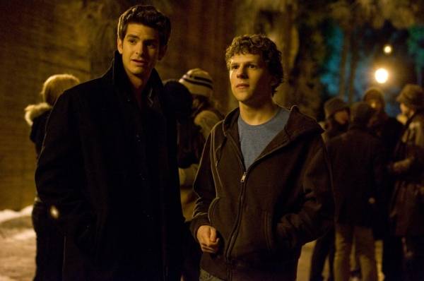 Jesse Eisenberg (Mark Zuckerberg) en Andrew Garfield (Eduardo Saverin)