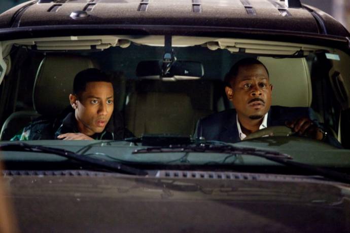 Brandon T. Jackson (Trent / Charmaine Pierce) en Martin Lawrence (Malcolm / Big Momma) in Big Mommas: Like Father, Like Son