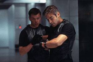 George Clooney (Danny Ocean) en Matt Damon (Linus Caldwell) in Ocean's Eleven