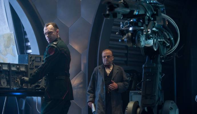 Hugo Weaving (Johann Schmidt / The Red Skull) en Toby Jones (Arnim Zola)