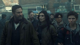 Gerard Butler, Morena Baccarin en Roman Griffin Davis in Greenland: Migration Gerard Butler, Morena Baccarin en Roman Griffin Davis in Greenland: Migration
