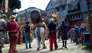 Gérard Depardieu en Götz Otto in Astérix et Obélix: Au Service de Sa Majesté