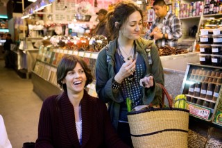 Hilary Swank en Emmy Rossum in You're Not You
