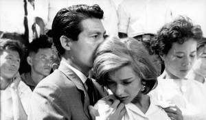 Hiroshima, mon Amour: Eiji Okada (Lui) en Emmanuelle Riva (Elle) Hiroshima, mon Amour: Eiji Okada (Lui) en Emmanuelle Riva (Elle)