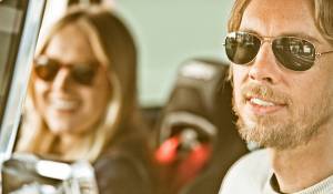 Hit and Run: Kristen Bell en Dax Shepard (Charlie Bronson) Hit and Run: Kristen Bell en Dax Shepard (Charlie Bronson)