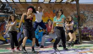 Honey 2: Seychelle Gabriel (Tina), Laurieann Gibson, Tyler Nelson (Darnell), Casper Smart (Ricky), Katerina Graham (Maria Ramirez) en Melissa Molinaro (Carla) Honey 2: Seychelle Gabriel (Tina), Laurieann Gibson, Tyler Nelson (Darnell), Casper Smart (Ricky), Katerina Graham (Maria Ramirez) en Melissa Molinaro (Carla)