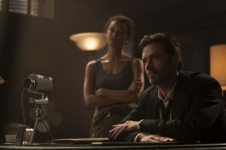 Thandie Newton en Hugh Jackman in Reminiscence