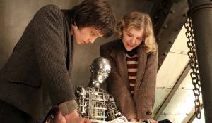 Hugo: Asa Butterfield (Hugo Cabret) en Chloë Grace Moretz (Isabelle) Hugo: Asa Butterfield (Hugo Cabret) en Chloë Grace Moretz (Isabelle)