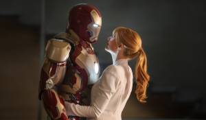 Robert Downey Jr. (Tony Stark / Iron Man) en Gwyneth Paltrow (Pepper Potts) Robert Downey Jr. (Tony Stark / Iron Man) en Gwyneth Paltrow (Pepper Potts)