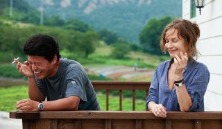 Yoo Joon-sang en Isabelle Huppert in Da-reun na-ra-e-seo