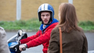 Kévin Azaïs en Isabelle Huppert in Souvenir