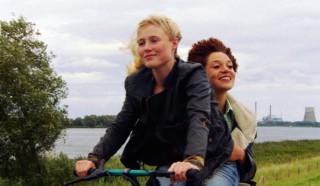 Sigrid ten Napel en Jade Olieberg in Zomer