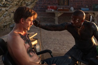 Nikolaj Coster-Waldau en Jamie Foxx in God Is A Bullet Nikolaj Coster-Waldau en Jamie Foxx in God Is A Bullet