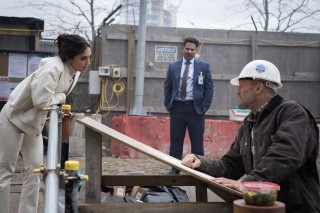 Noemi Gonzalez, Michael Peña en Jason Statham in A Working Man