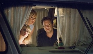 Jennifer Aniston, Emma Roberts en Jason Sudeikis in We're the Millers