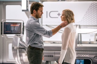 Chris Pratt en Jennifer Lawrence in Passengers