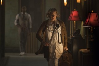 Sterling K. Brown en Jodie Foster in Hotel Artemis