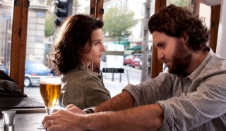 Juliette Binoche en Edgar Ramírez in  coeur ouvert