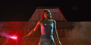 Jurassic World: Bryce Dallas Howard (Beth) Jurassic World: Bryce Dallas Howard (Beth)