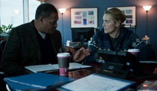 Laurence Fishburne en Kate Winslet in Contagion