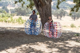 Keanu Reeves en Winona Ryder in Destination Wedding