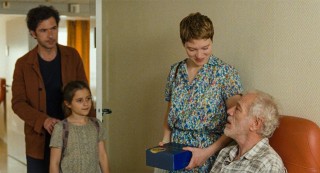 Melvil Poupaud, Camille Leban Martins, Léa Seydoux en Pascal Greggory in Un Beau Matin