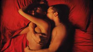 Love: Aomi Muyock (Electra) en Karl Glusman (Murphy) Love: Aomi Muyock (Electra) en Karl Glusman (Murphy)