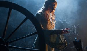 Elle Fanning (Princess Aurora) Elle Fanning (Princess Aurora)