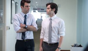 Margin Call: Zachary Quinto (Peter Sullivan) en Penn Badgley (Seth Bregman) Margin Call: Zachary Quinto (Peter Sullivan) en Penn Badgley (Seth Bregman)