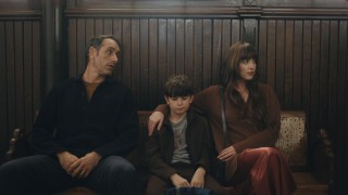 Michael Angelo Covino, Simon Webster en Dakota Johnson in Splitsville