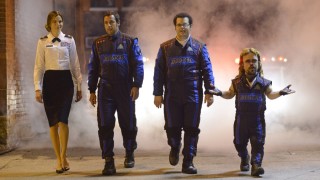 Michelle Monaghan, Adam Sandler, Josh Gad en Peter Dinklage in Pixels